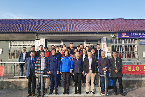 沈陽分院機(jī)關(guān)黨委開展“切實(shí)提升基層組織力、著力創(chuàng)建模范機(jī)關(guān)建設(shè)”系列活動(dòng)——組織黨員赴定點(diǎn)扶貧村調(diào)研慰問