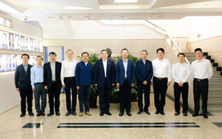 中國(guó)科學(xué)技術(shù)大學(xué)校長(zhǎng)包信和一行訪(fǎng)問(wèn)金屬所